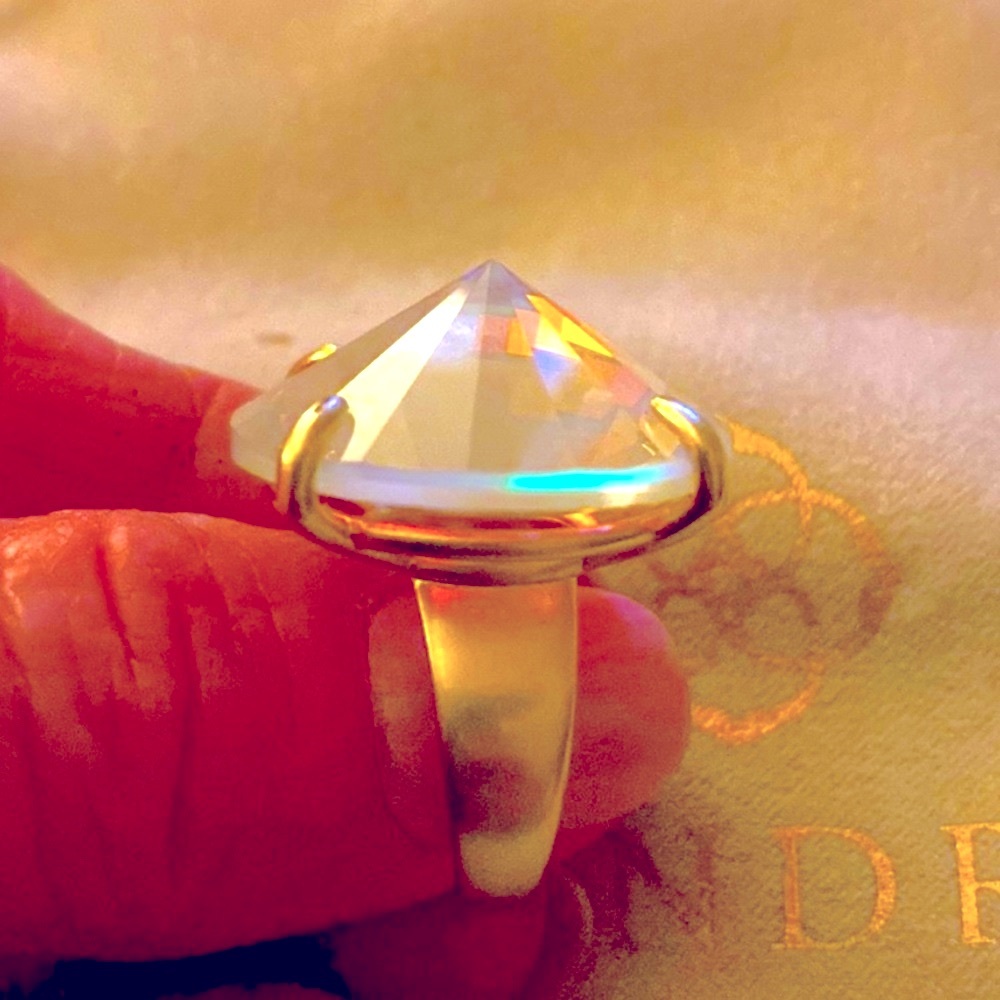 Kendra Scott Jolie Breathtaking.                Gold Dichroic Cocktail Ring
Sz 6 - Picture 2 of 8